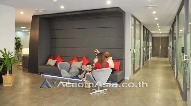 unit Office space For Rent in Sukhumvit, Bangkok  near BTS Asok (AA14019)